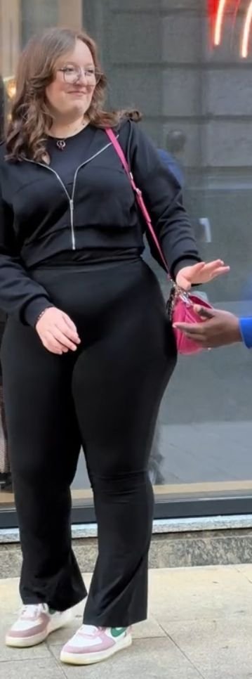 ThickAF PAWG Curvy w/ Glasses .. We Need I.D !! #PWISFSPU
