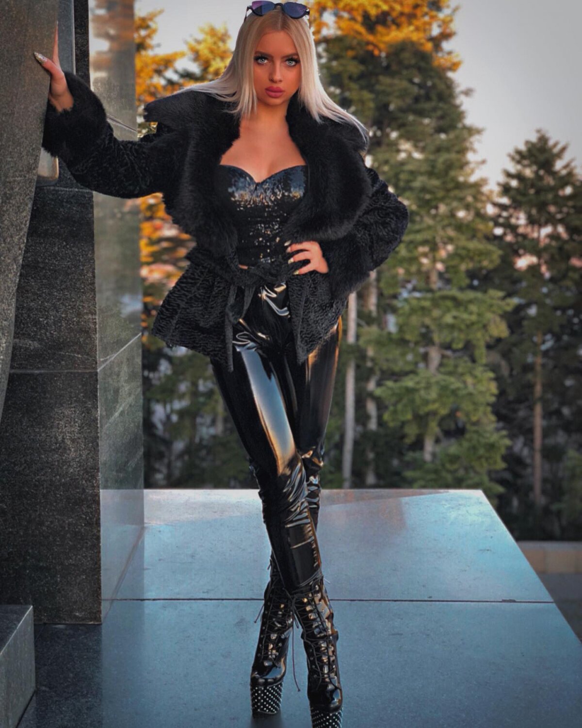 Sexy babe in PVC #YcbuBsql