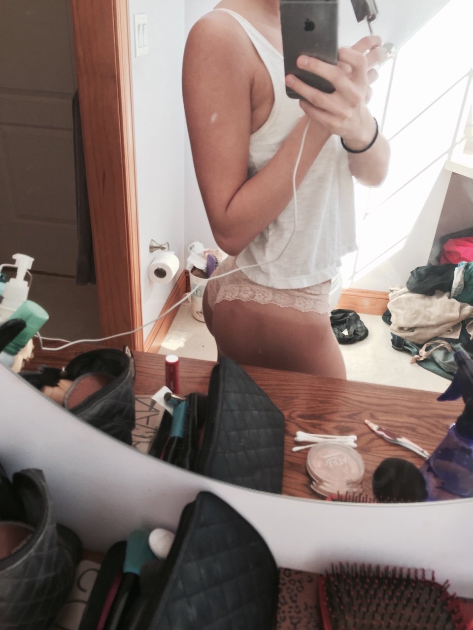 Slut shared by submitter wanting to expose #GNdx97fM